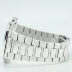 Patek Philippe Nautilus-Men with Blue Dial 5712/1A-001 . - Image 3