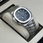 Patek Philippe Nautilus-Men with Blue Dial 5712/1A-001 . - Image 6