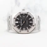 Audemars Piguet Royal Oak Watch for Men - Black & Silver. - Image 2