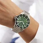 ⁦ساعة امبوريو ارماني للرجال AR11338 - مينا خضراء⁩ - الصورة ⁦8⁩