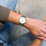 ⁦ساعة تومي هيلفيغر للنساء 1782299، مينا فضية⁩ - الصورة ⁦4⁩