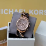 Michael Kors Women's Runway Twist Watch MK4269, Rose Gold Dial. - Image 11