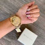 ⁦ساعة مايكل كورس حريمي MK7088 "جانيل" بلون ذهبي فاخر.⁩ - الصورة ⁦10⁩