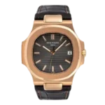 ساعة باتيك فيليب نوتيلوس، علبة نحاسية (روز جولد)، ميناء بني داكن، سوار جلد طبيعي بني مدمج، 40 ملم.