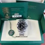 iconic Rolex Submariner Watch in silver stainless steel, featuring the incredible black dial and 41mm mirror original design."
