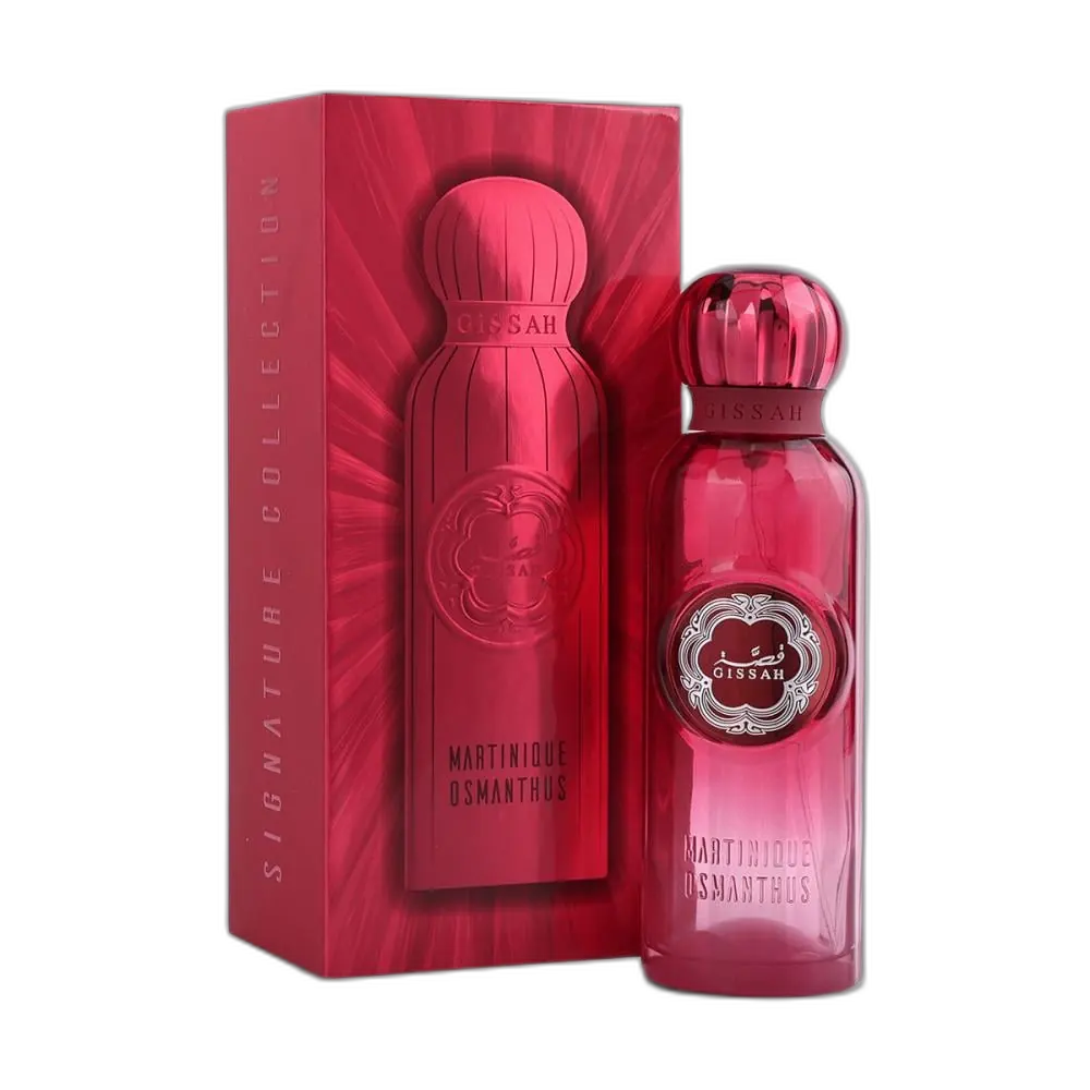 لقطة مذهلة لزجاجة عطر مارتينيك أوسمانثوس من قصة الأيقونية بلونها الأحمر المتدرج الفاخر بجانب علبة التغليف الـ أسطورية."